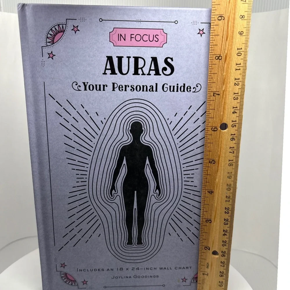 In Focus Auras‎ Your Personal Guide Book with Inch Wall Chart Joylina Goodings